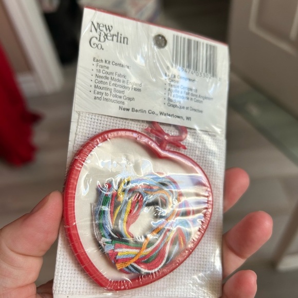 5/$25 cross stitch bird easy kit New Berlin Co 🥰 - Picture 5 of 7